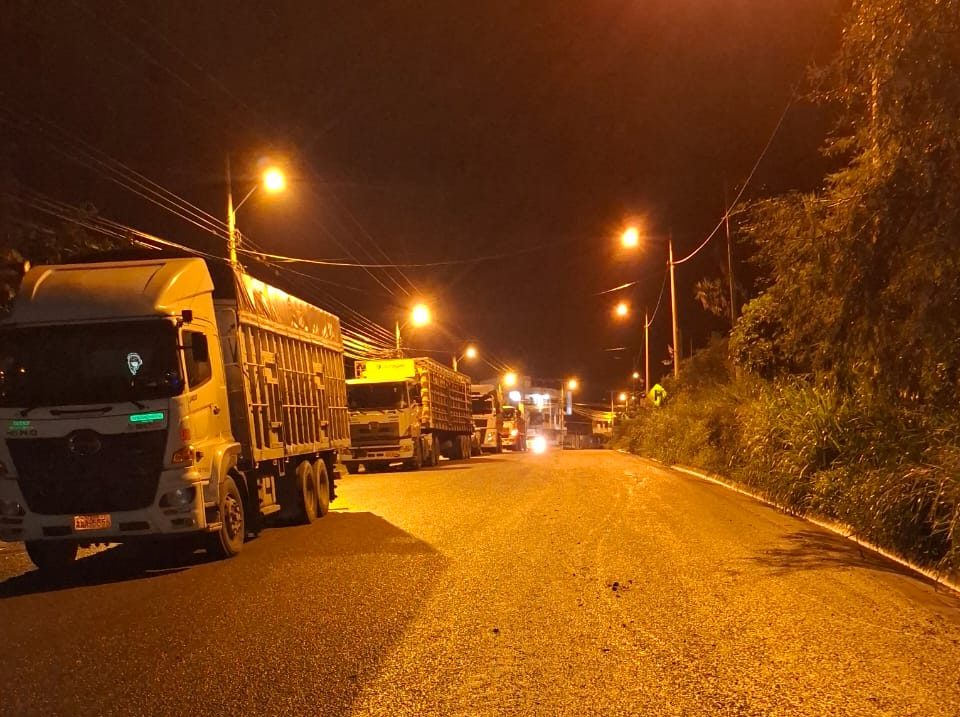 Ciudadanos reportaron un intenso tráfico en la vía Cuenca – Girón – Pasaje debido a problemas en el kilómetro 66.