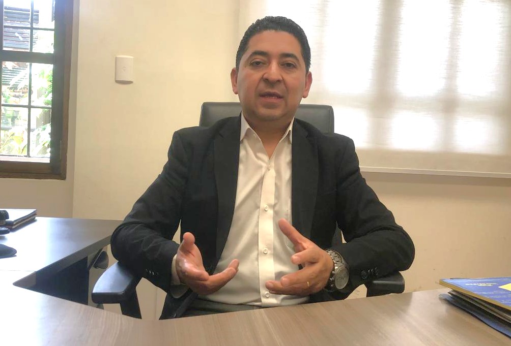 Rodrigo Mendieta, director del Departamento de Economía de la Universidad de Cuenca.