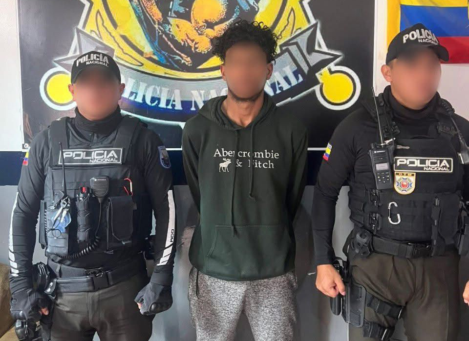 Anthony C.C., requerido por la justicia por el delito de asesinato, fue detenido por agentes del GOM en Cuenca. /Cortesía Policía Nacional.